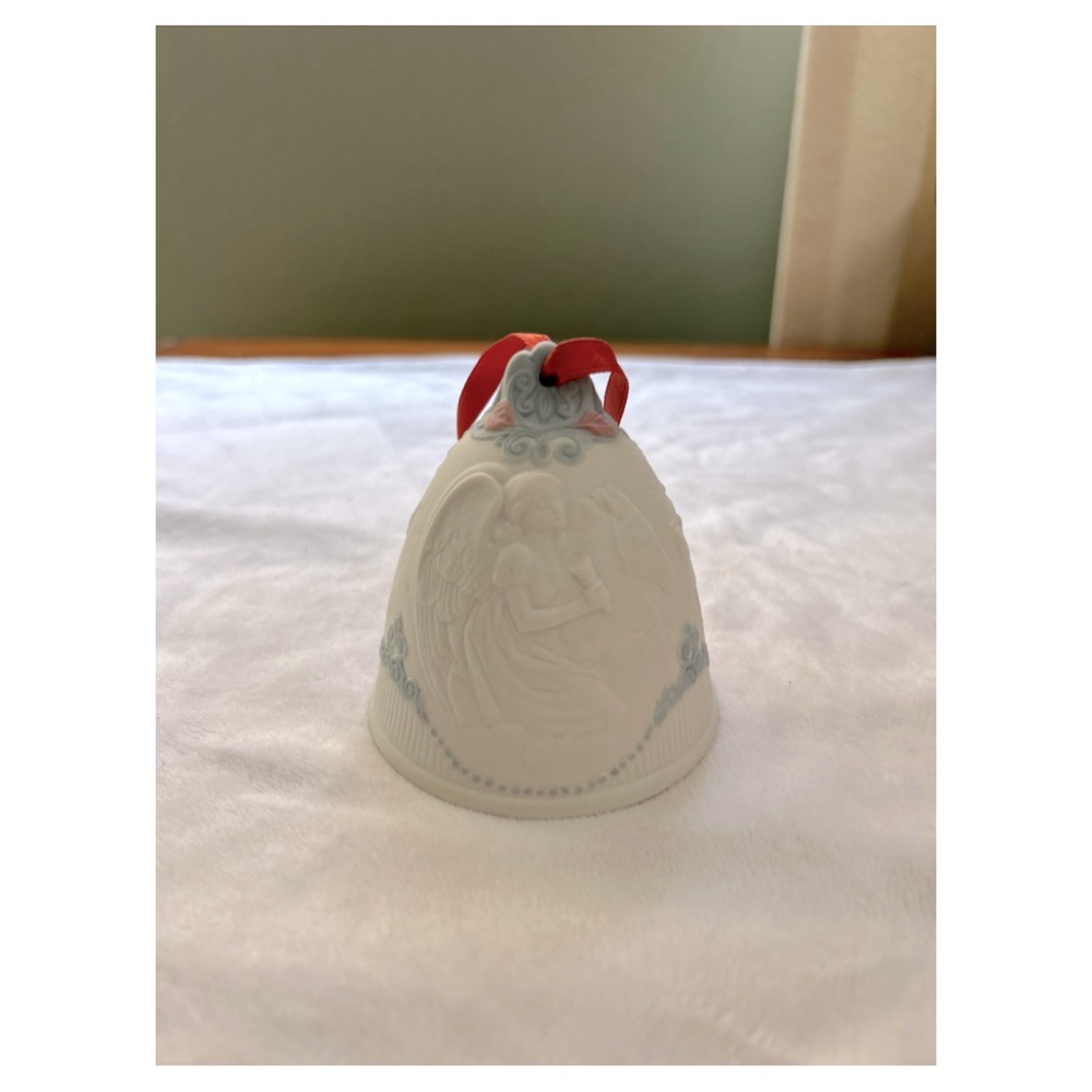 Lladro 2000 Christmas Bell